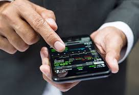 Effective Strategies Using a Trading Simulator Crypto